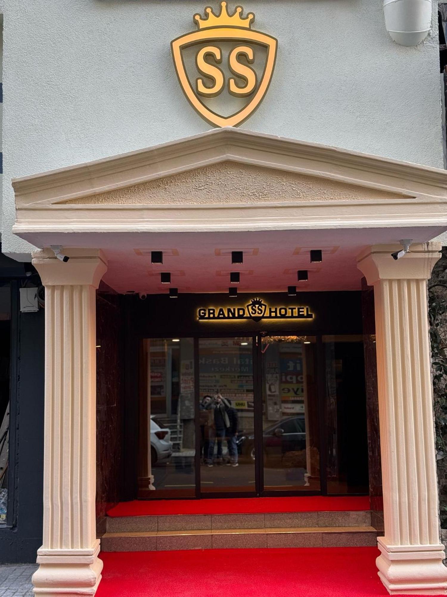 Ss *